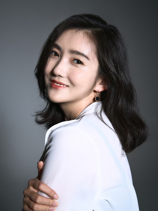 [라이징스타] ‘북튜버’ 진서, 변진서 작가